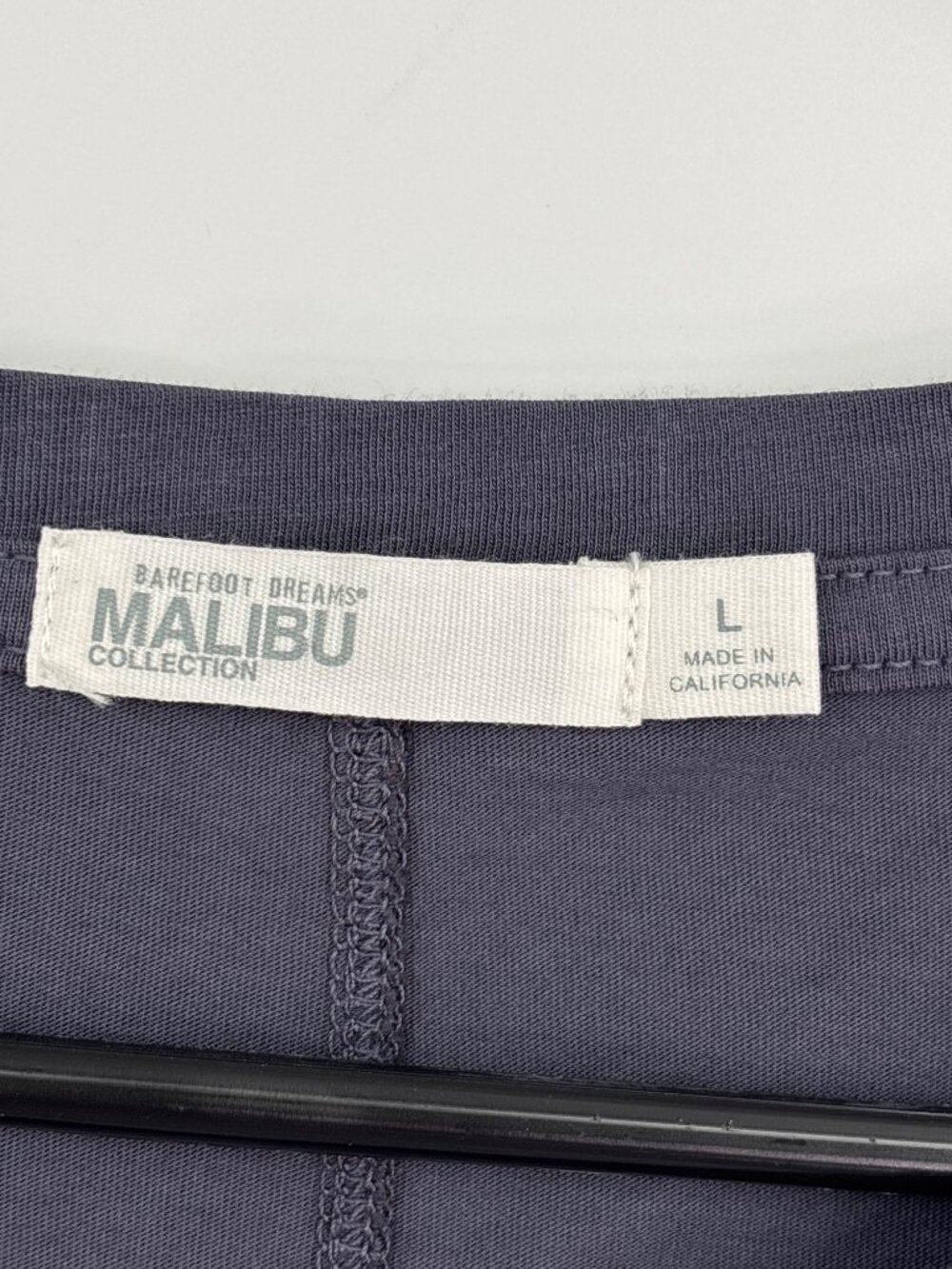 Barefoot Dreams Malibu Collection V-Neck Short Sleeve Basic T-Shirt Slate Large - Picture 2 of 5